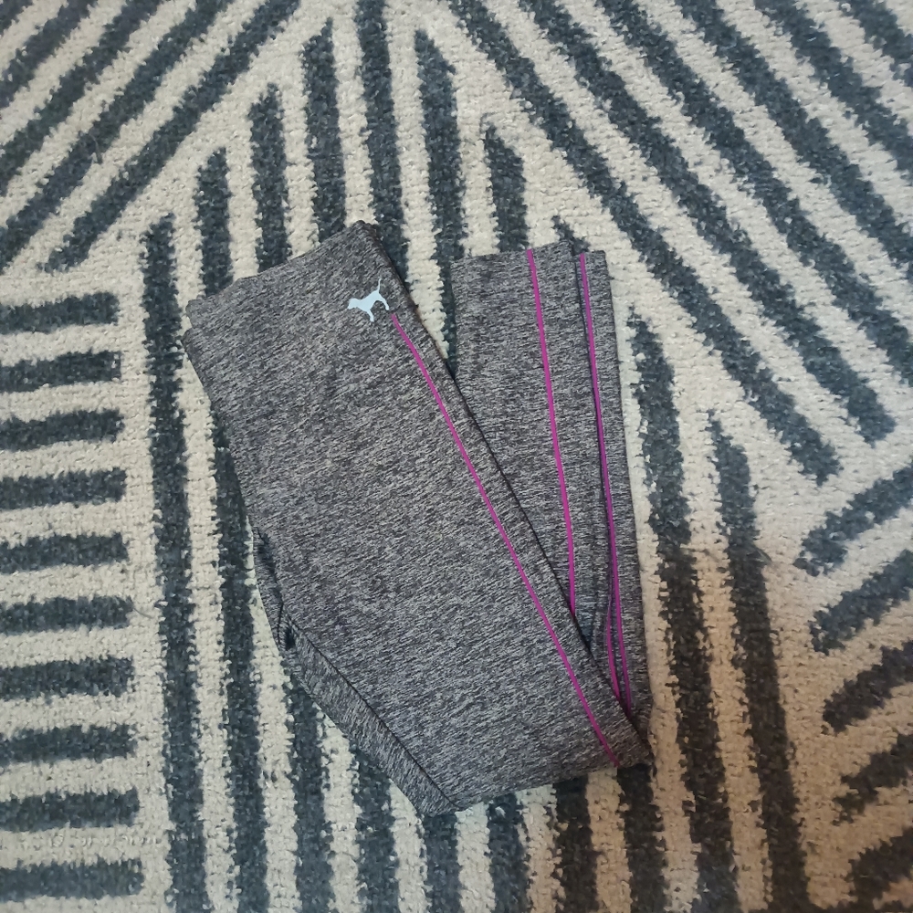 PINK YOGA LEGGINGS